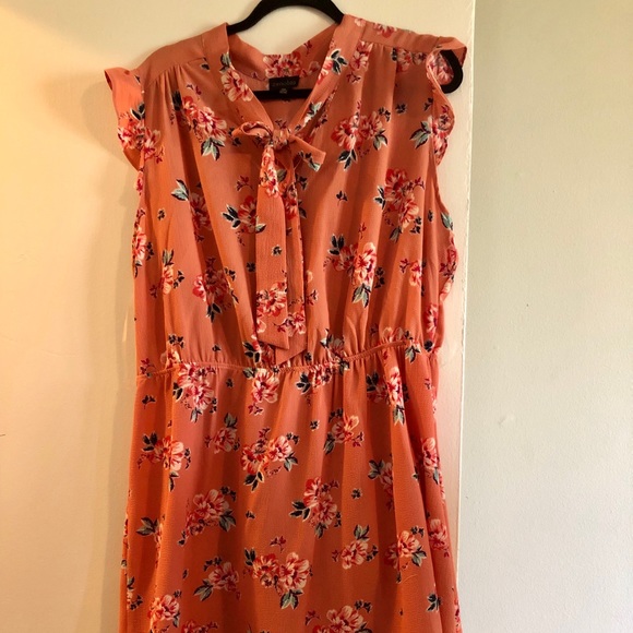 Dress - Picture 2 of 2